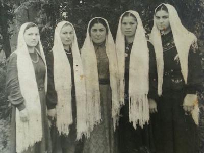 Солдан онгнга: Гюзюланы Арзият, Ажоланы Лена, ... Бедекжан, Уяналаны ... Казахстан, 1952 ж.
