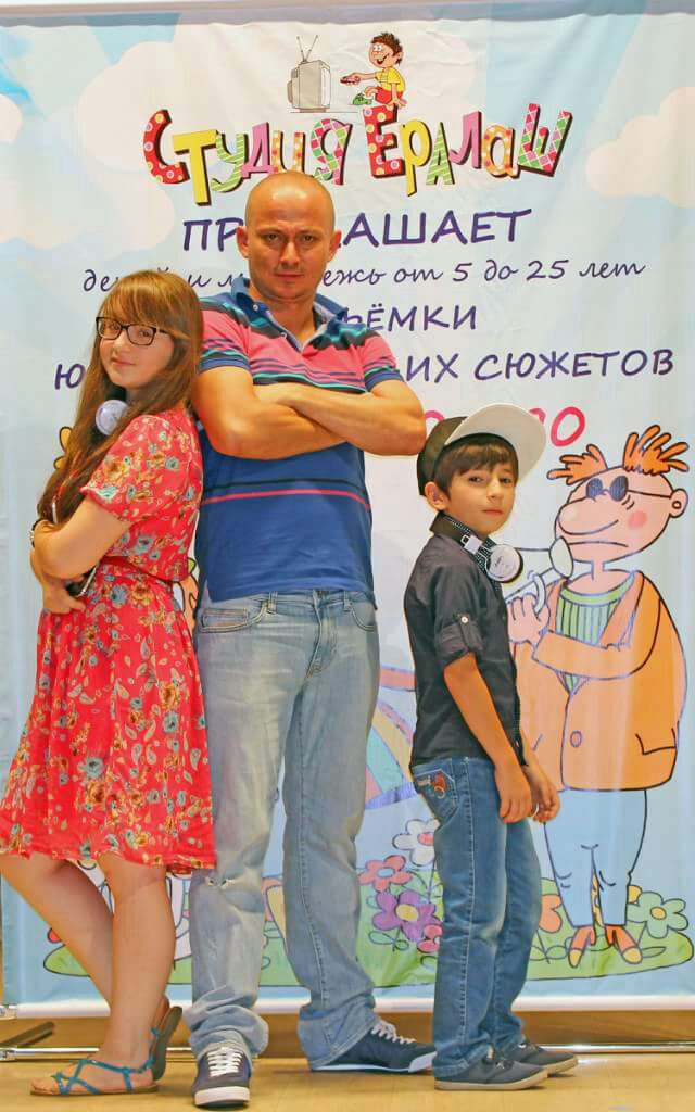 Лейла и Альберт в компании наставника учебной студии "Ералаш"