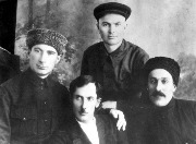 Сидят (слева направо): Магомет (Мамад) Батчаев, Исмаил Байкулов, Мудалиф Урусов Стоит: Махсуд Халилов  Баталпашинск (Черкесск), 1926 г.