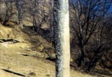 Предназначение гигантских каменных столбов-менгиров, иногда с тюркскими, греческими, арабскиминадписями, до сих пор не выяснено. Предполагают, что это дорожные указатели, необходимые для информационного обеспечения караванных путей, ведущих к раннесредневековым городам Западной Алании.