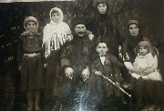 Исмаил Аджиев с семьей