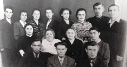На фото вторая справа Даута Исламовна Балкарукова

Фото из личного архива внучки Дадаша, Динары Алиевой, дочери Дауты Балкаруковой.