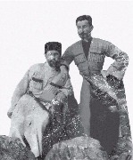 Науруз Исмаилович Урусбиев (справа) и Исхак Атмырзаевич Балкаруков