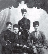 Слева направо: Иналук Черджиев, Махаметгерий Суншев, Асланбек Абаев.  Крайний справа - неизвестен