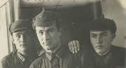 Алиев Ракай Тауканович (1916-2003) (в центре) с сослуживцами Атаул: Муртазлары