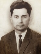      (1927-2015 )    ()  , 17       ,  .