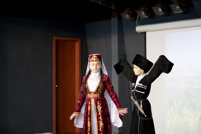 эльбрусоид на карачаевском языке. эльбрусоид нальчик. карачаевский студенты. хафиза эльбрусоид. киизы балкарцев.